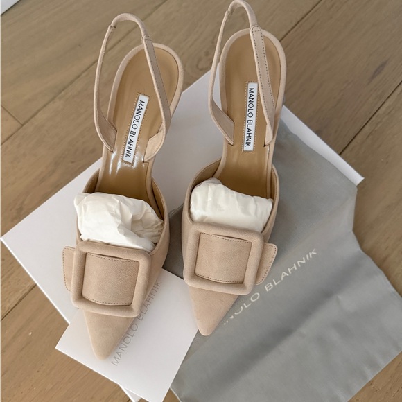 Manolo Blahnik Nude Maysli Slingback Heels - 38 - NEW IN BOX - Picture 1 of 7